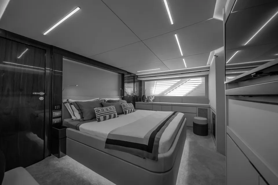Intermarine 80 — foto 35 de 40