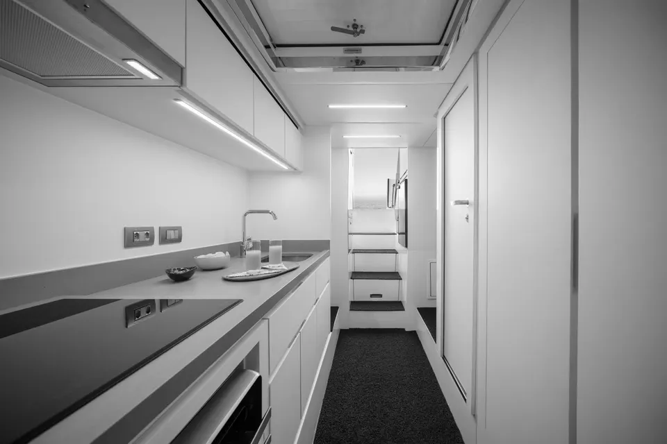 Intermarine 80 — foto 39 de 40